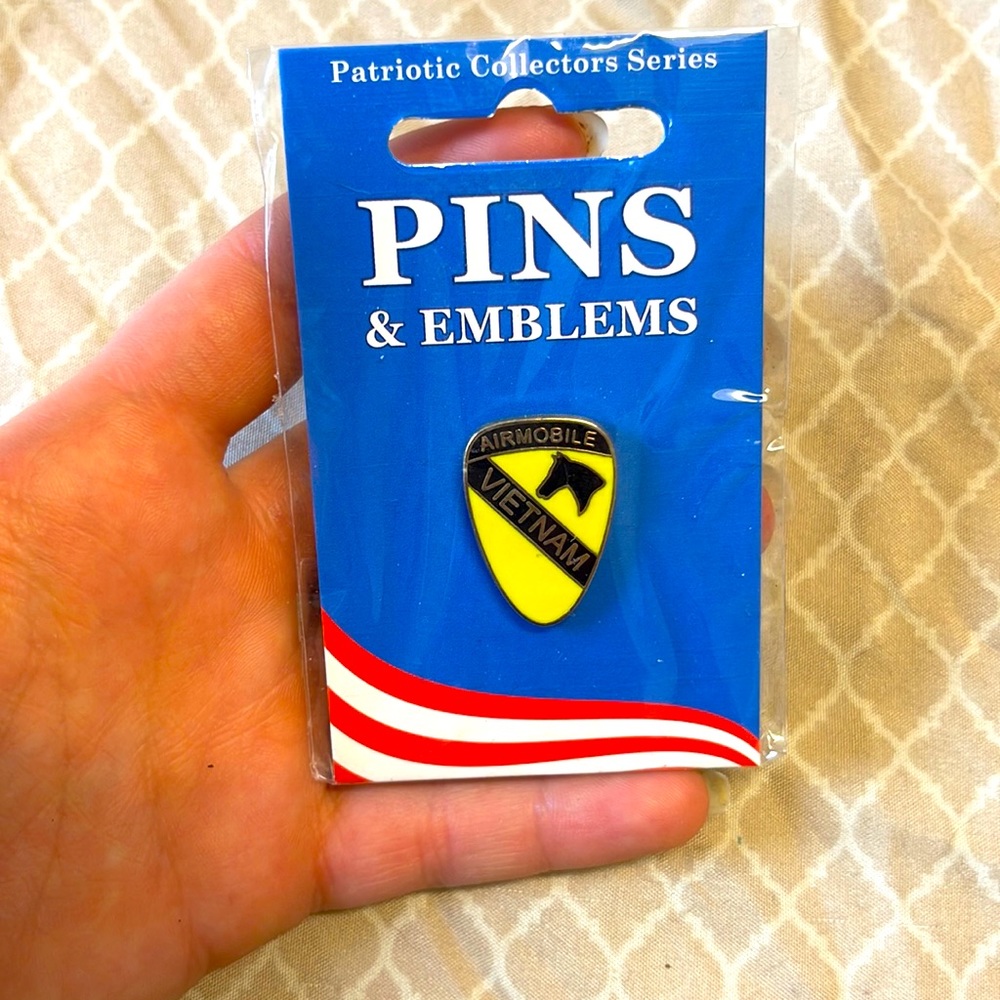 Vietnam airmobile pin